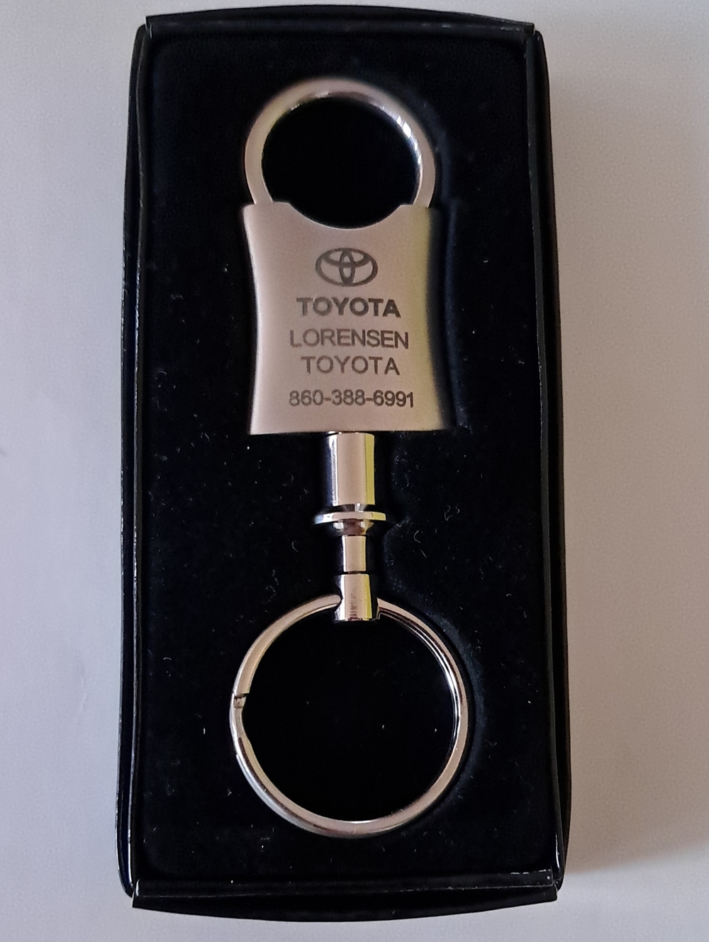 Toyota Logo Metal Removable 2 Rings Key ring NIB Westbrook, Connecticut Unisex